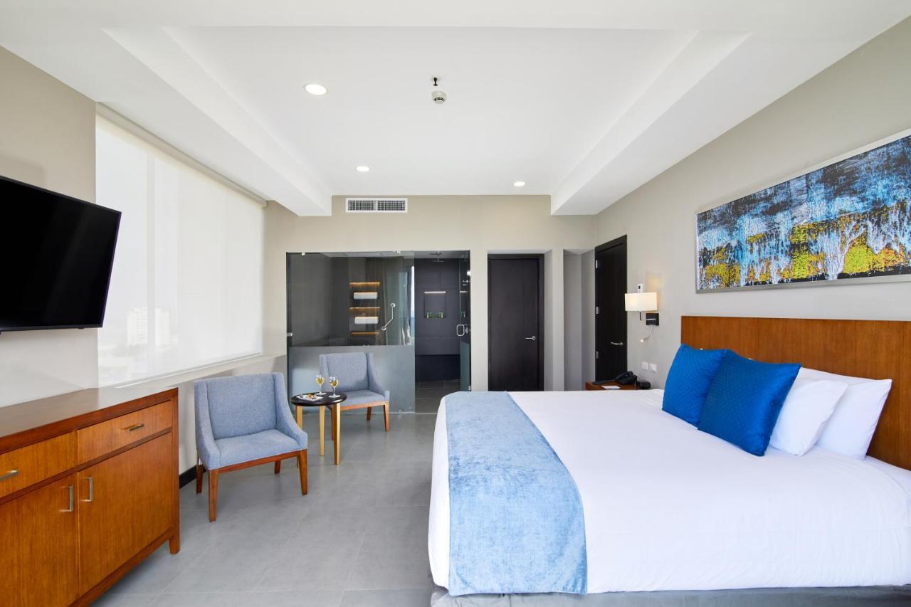 Wyndham Manta Sail Plaza Hotel And Convention Center Екстер'єр фото
