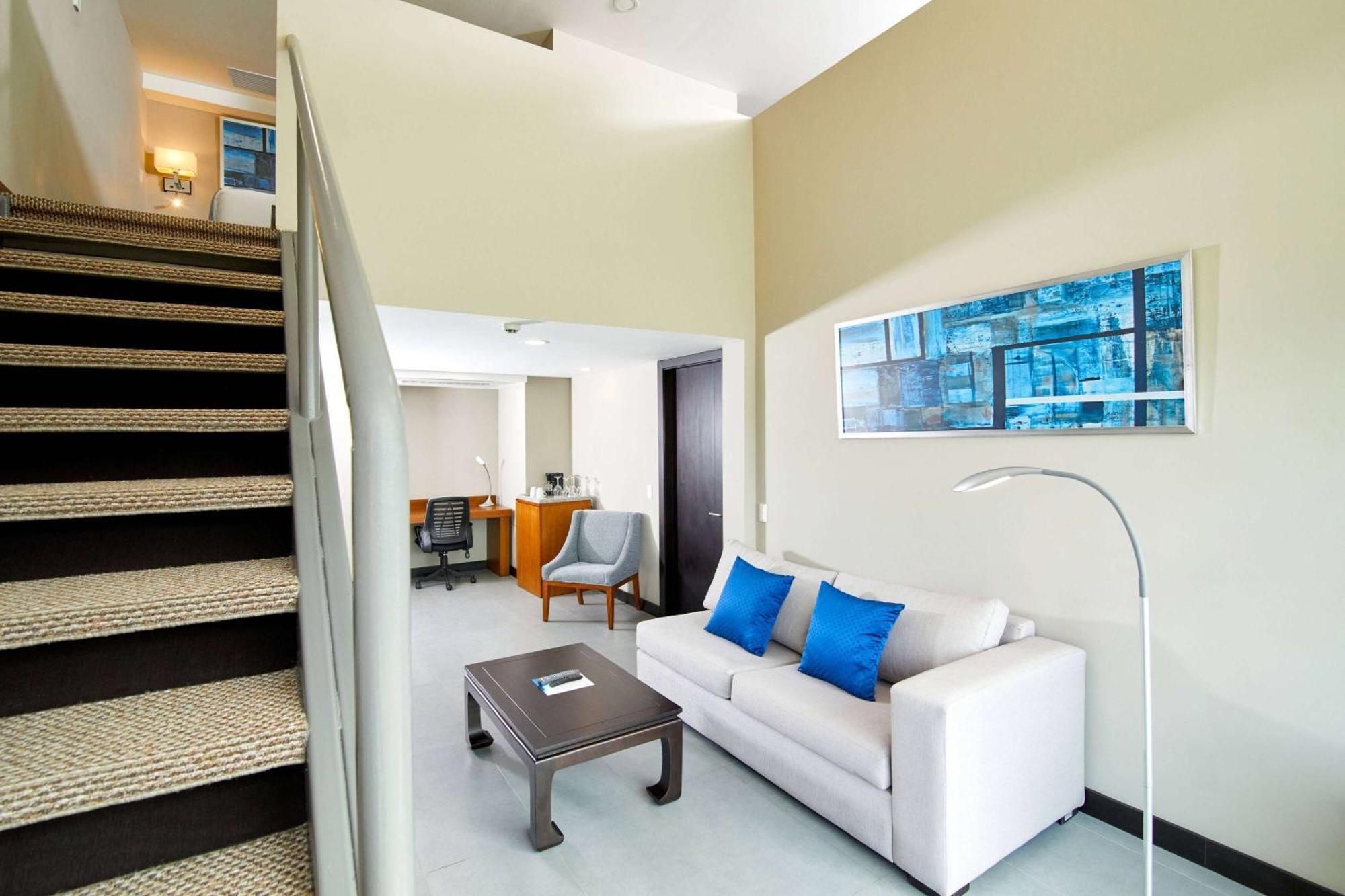 Wyndham Manta Sail Plaza Hotel And Convention Center Екстер'єр фото