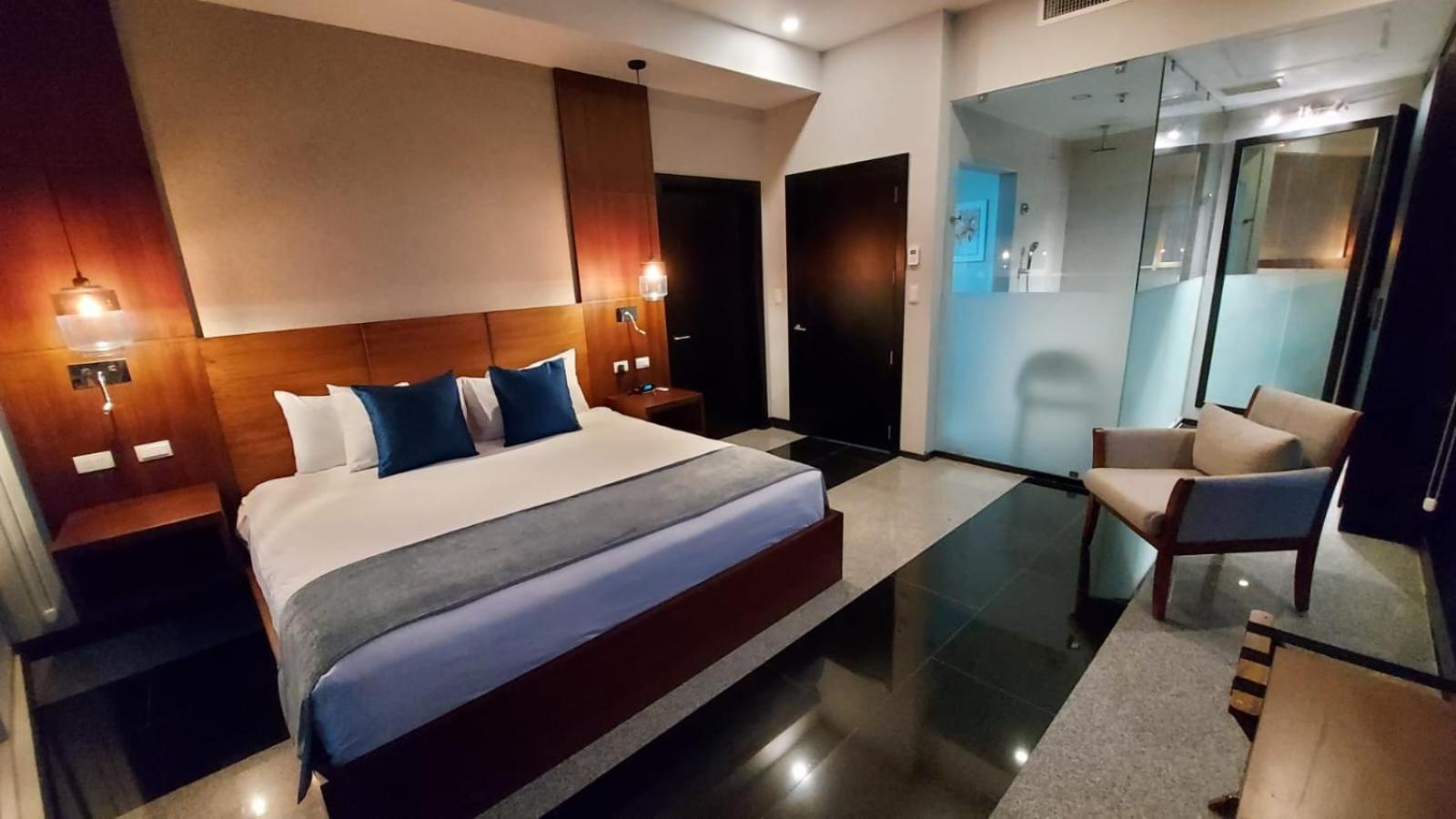 Wyndham Manta Sail Plaza Hotel And Convention Center Екстер'єр фото